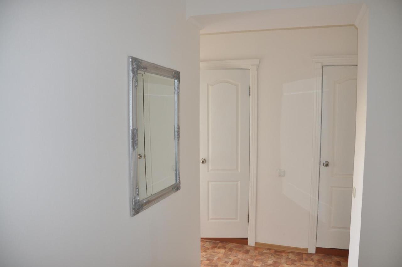 Apartments Theatre Shepkina 2 Room Sumy Exterior foto